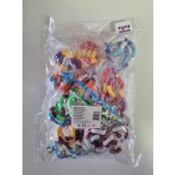 Happy Trendz® Friemel ketting uitdeel  12 pcs - Friemel ketting 12 Stuks  |  fidget toys | ketting | groen - blauw - oranje - zwart - geel - rood - vele kleuren / Uitdeelpakket